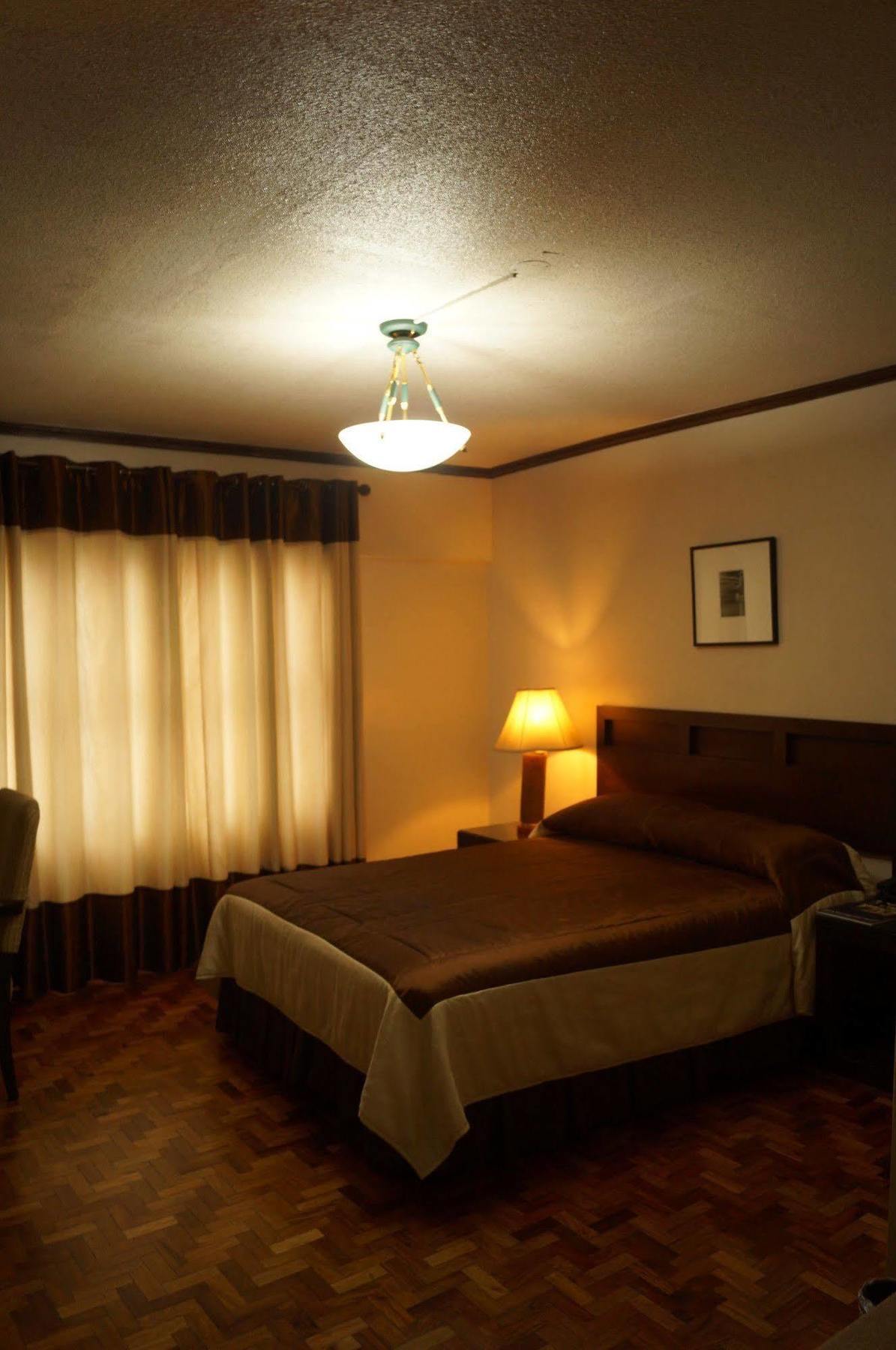 El Rico Suite Makati By Reddoorz Makati City Exterior photo